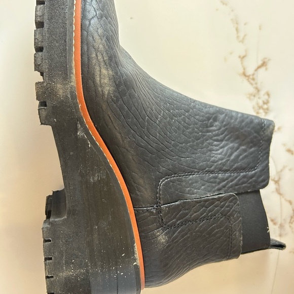 Vince Camuto Dendra Black Leather Wedge Gore Ankle Heeled Boot size 10 - Picture 6 of 9